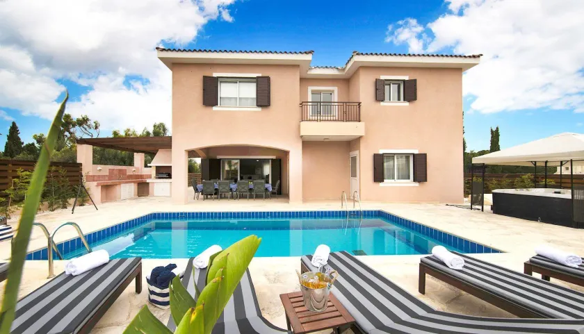 Villa Isla - Image 1