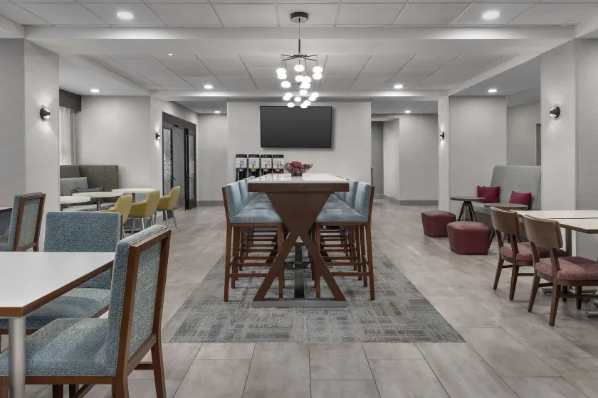 Hampton Inn Birmingham I-65/Lakeshore Drive - Image 1