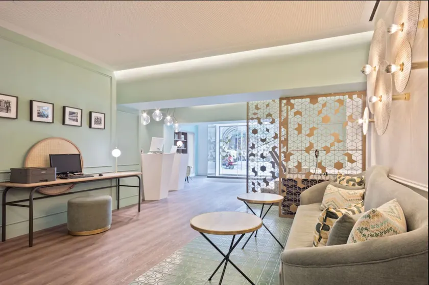 Hotel Via Augusta - Image 1