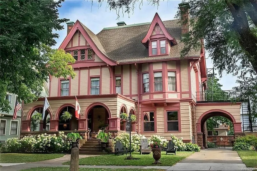 InnBuffalo Off Elmwood - Image 1