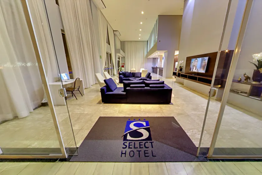 Select Hotel - Image 1