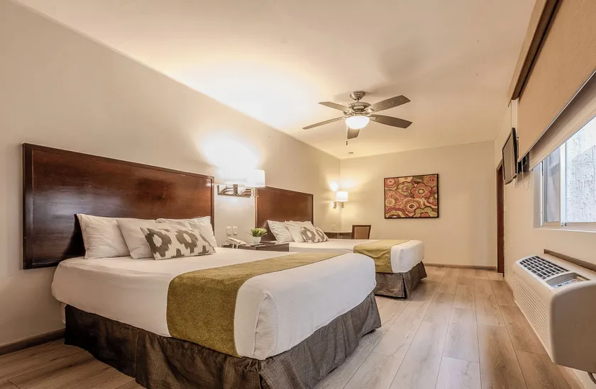 Hotel Plaza Chihuahua - Image 1