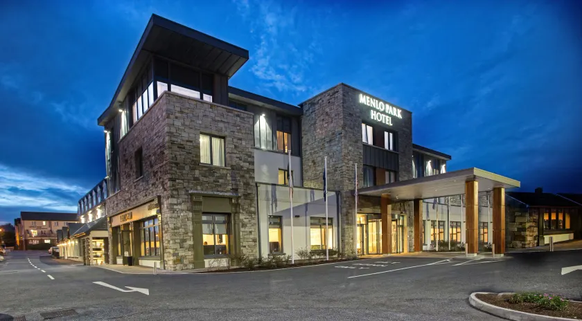 Menlo Park Hotel - Image 1