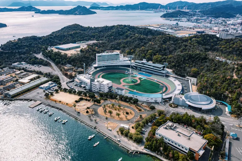 KEIRIN HOTEL 10 by Onko Chishin - Image 1