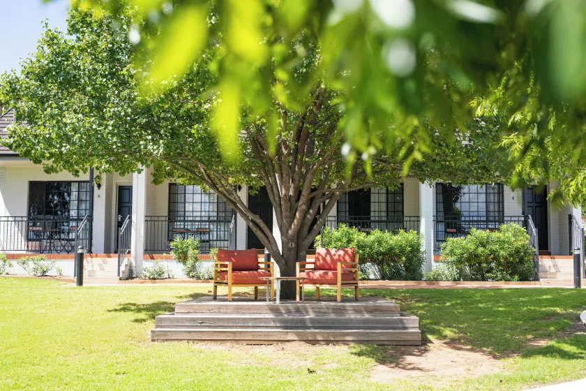 Camden Valley Inn - Image 1