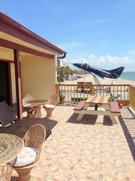Capri Beach Hotel - Image 1