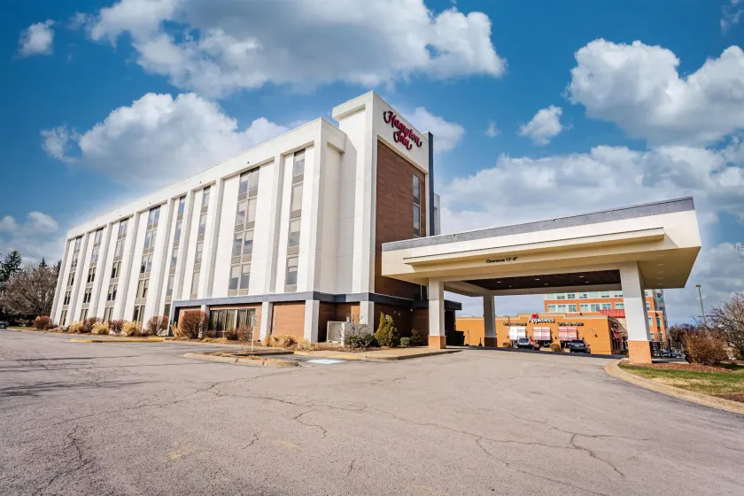 Hampton Inn Morgantown - Image 1