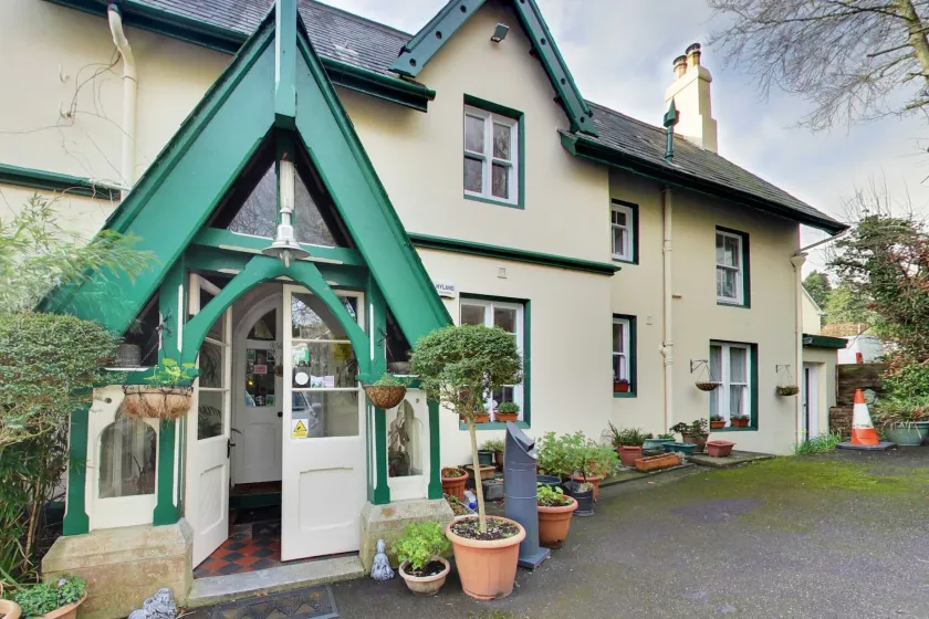 Robin Hill Heritage Guest House - Image 1