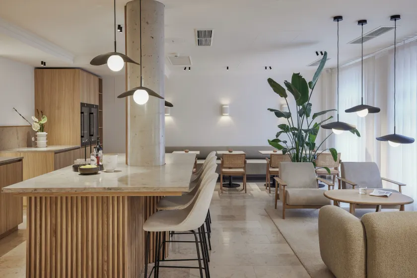 ADELANTE Boutique Hotel - Image 1