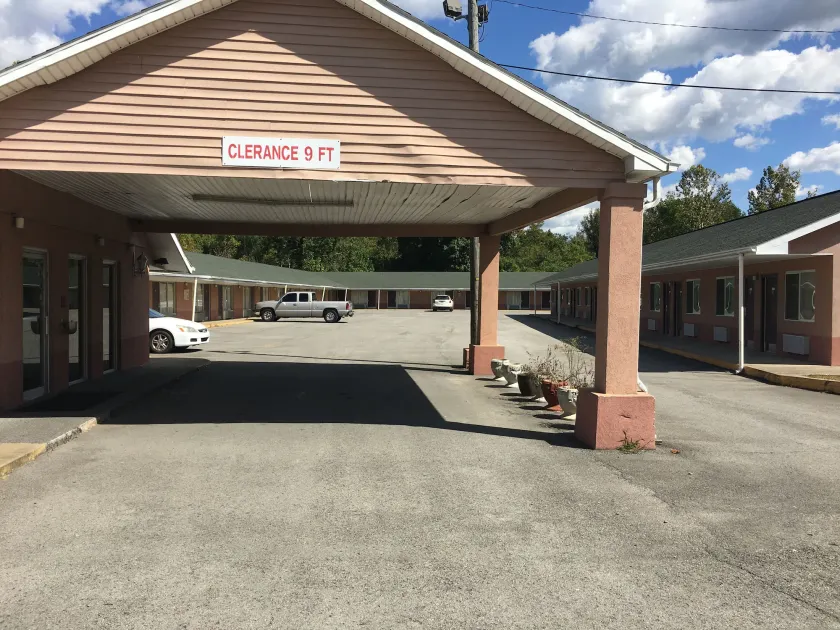 Caronoda Motel - Image 1