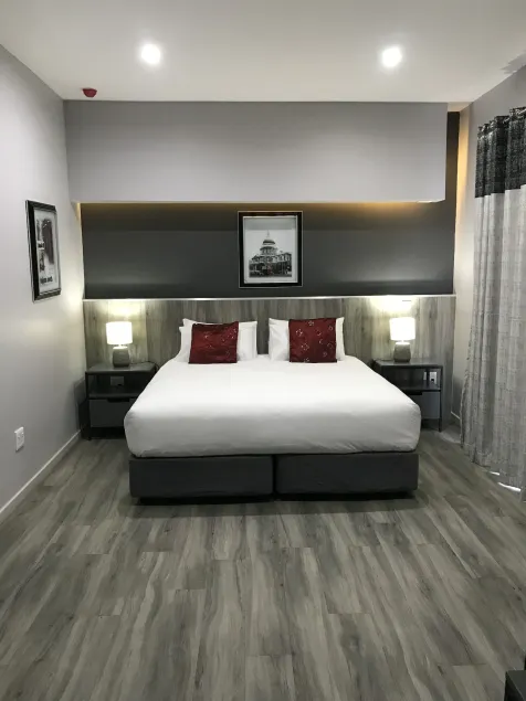 La Orchard Hotel - Image 1