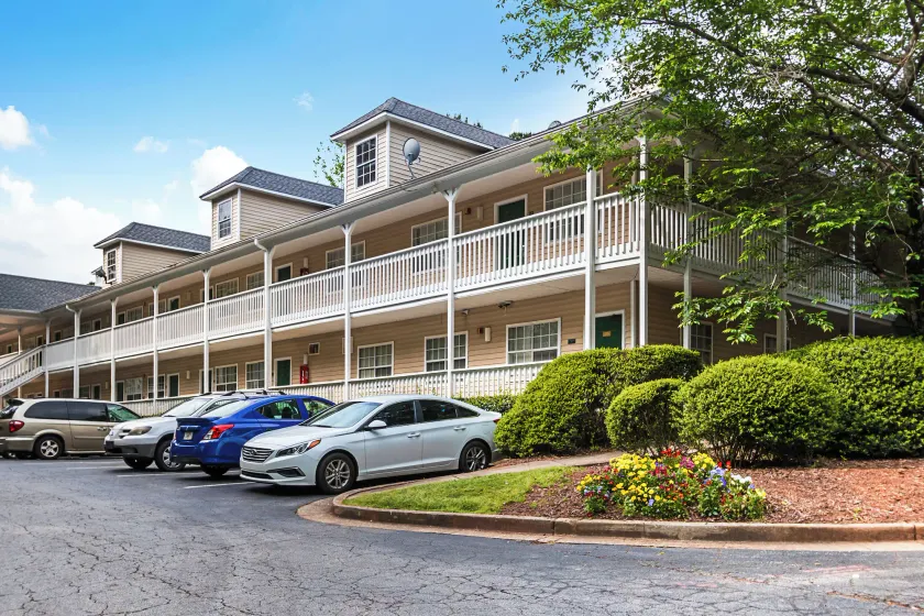 HomeTowne Studios by Red Roof Atlanta – Lawrenceville - Image 1
