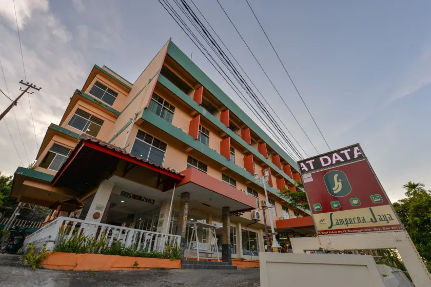 OYO 2487 Sampurna Jaya Hotel - Image 1