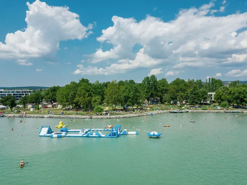 Balatontourist Füred Kemping&Üdülőfalu - Image 1
