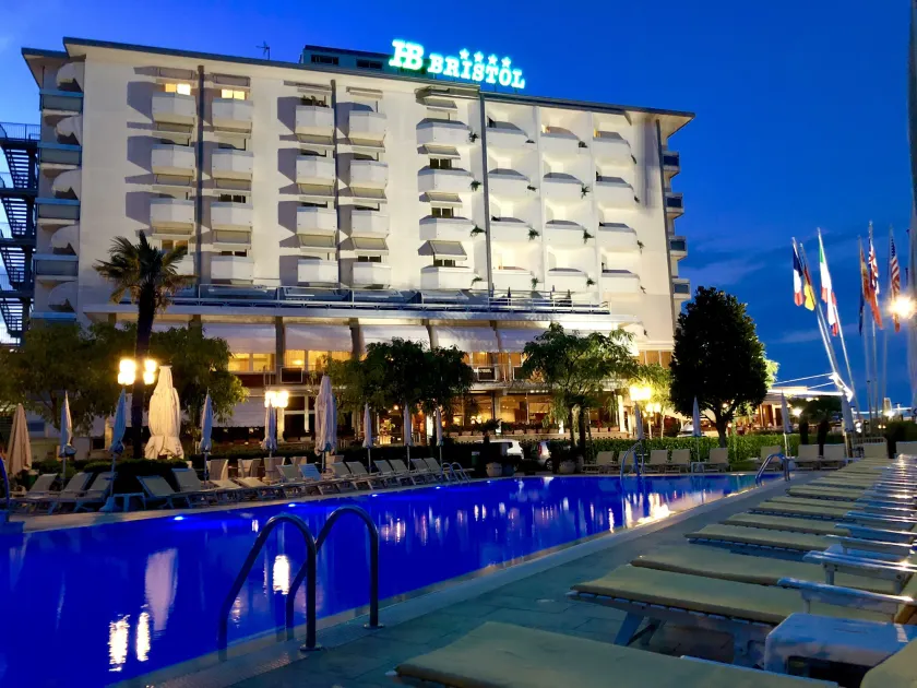 Hotel Bristol - Image 1