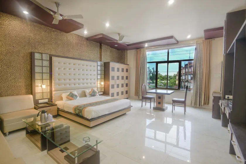 Hotel Vishnu Villas - Image 1