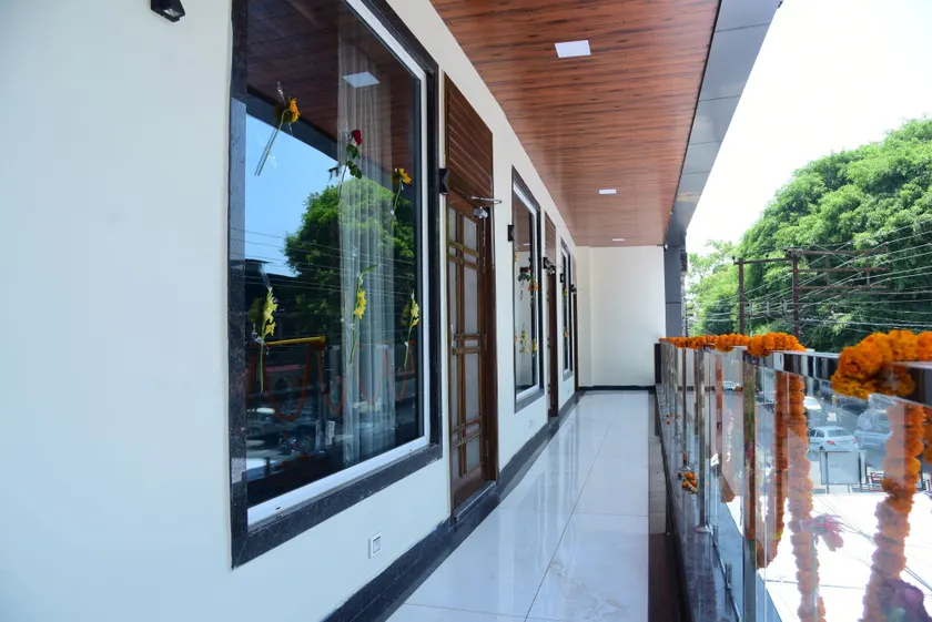 Naini Hill Inn - Hall