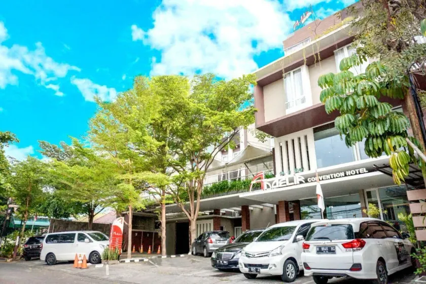 Andelir Hotel Simpang Lima Semarang - Image 1