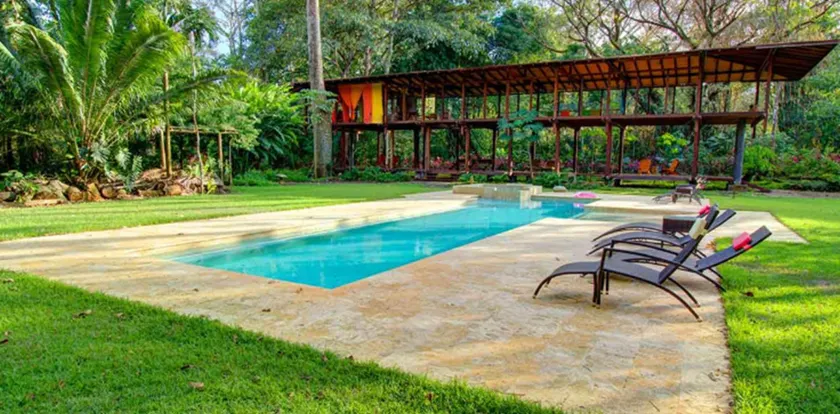 Iguana Lodge Beach Resort - Image 1