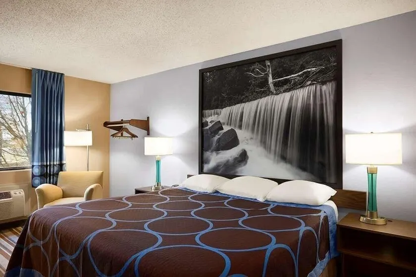 Americas Best Value Inn Pittsburg - Image 1