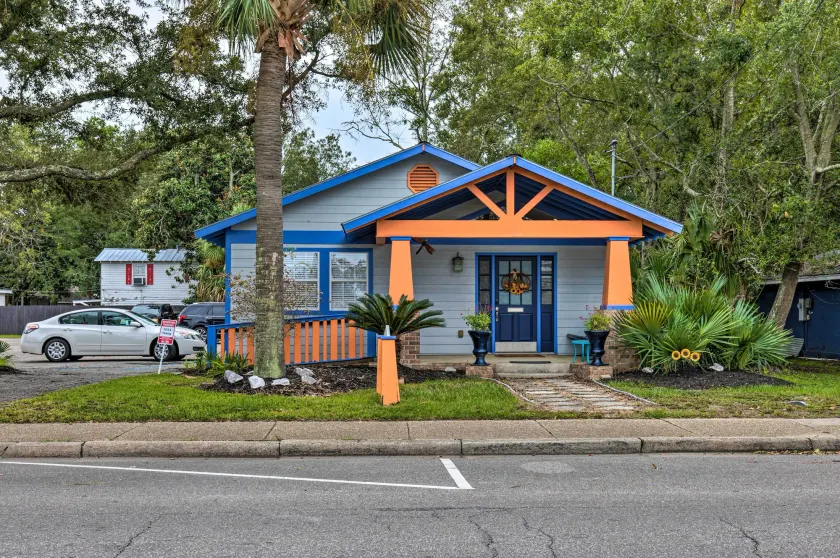 Downtown Ocean Springs Retreat: 1 Mi to Beach! - Intérieur