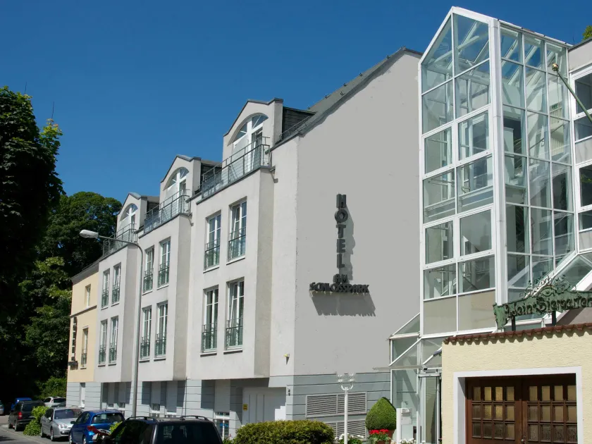 Hotel Am Schlosspark , Wiesbaden - Image 1