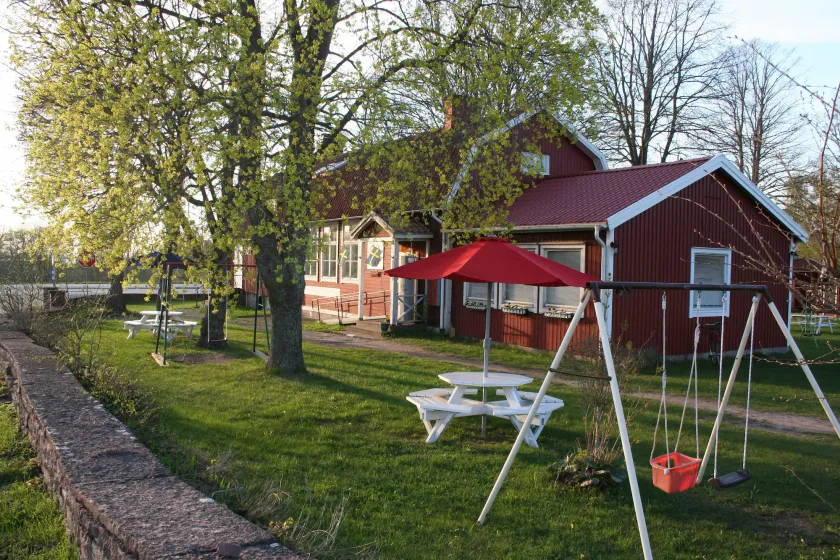 Edith & Julia Bed and Breakfast - Image 1