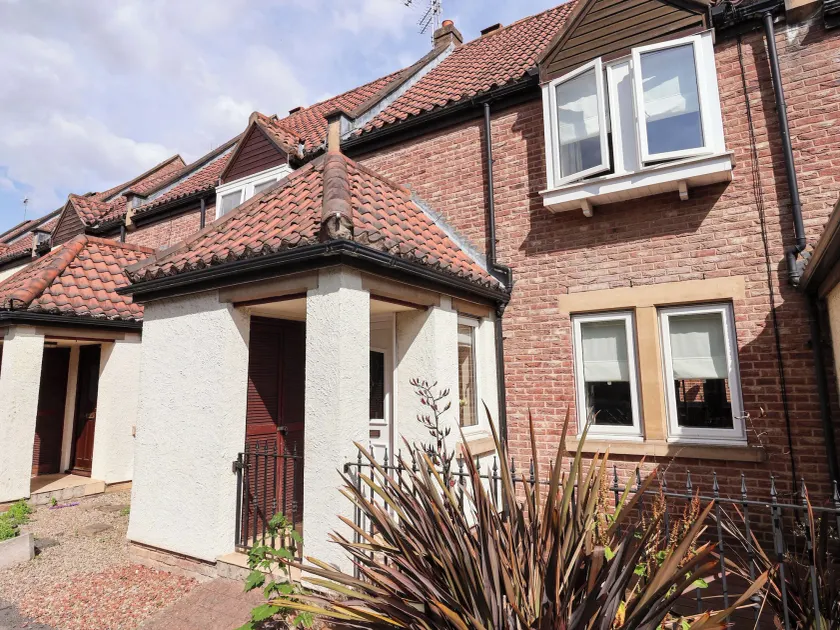 8 Williamson Drive - Image 1