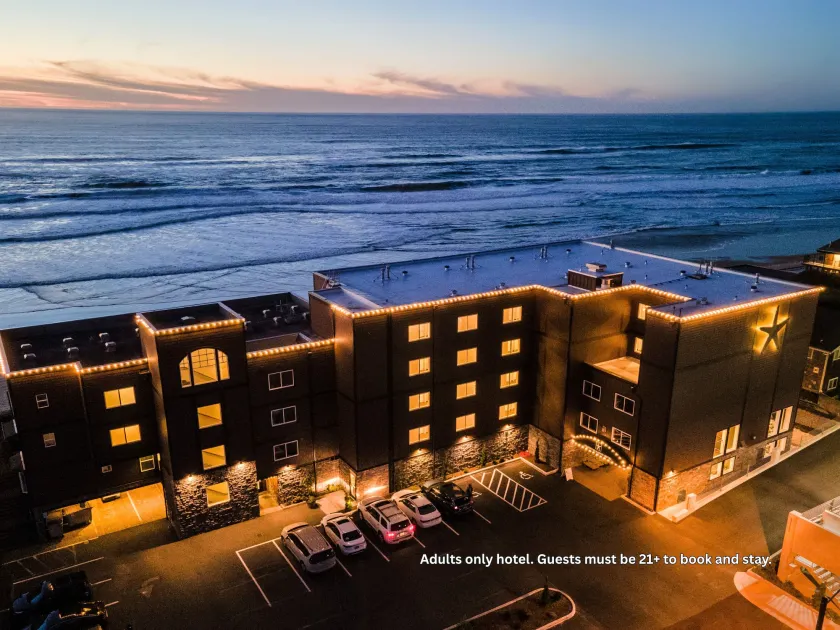 Starfish Manor Oceanfront Hotel - Image 1