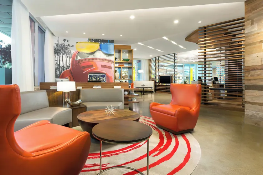 Courtyard by Marriott Santa Monica - Image 1