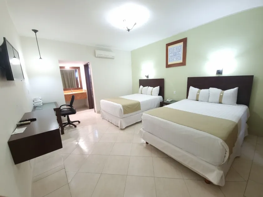 Hotel Casa Blanca - Image 1