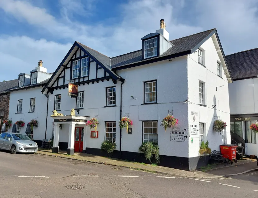 Lion Hotel Dulverton - Image 1