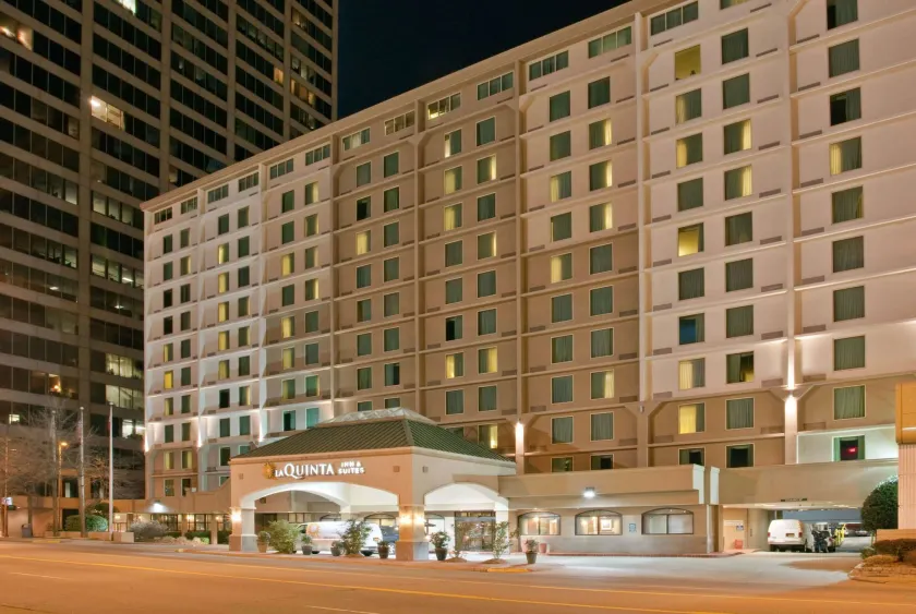La Quinta by Wyndham Downtown Conference Center - Image 1