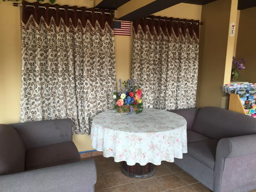 First Western Inn - Fairmont City - Image 1
