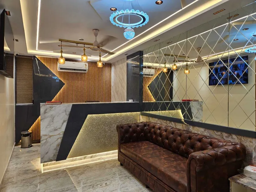 Hotel Imperial Suite - Image 1