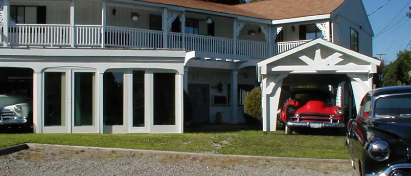 Jenny's Country Manor - Image 1