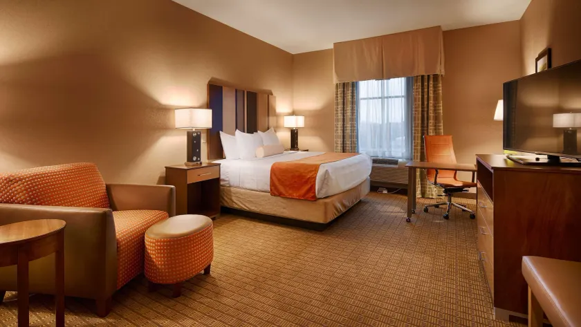 Best Western Plus Flatonia Inn - Image 1