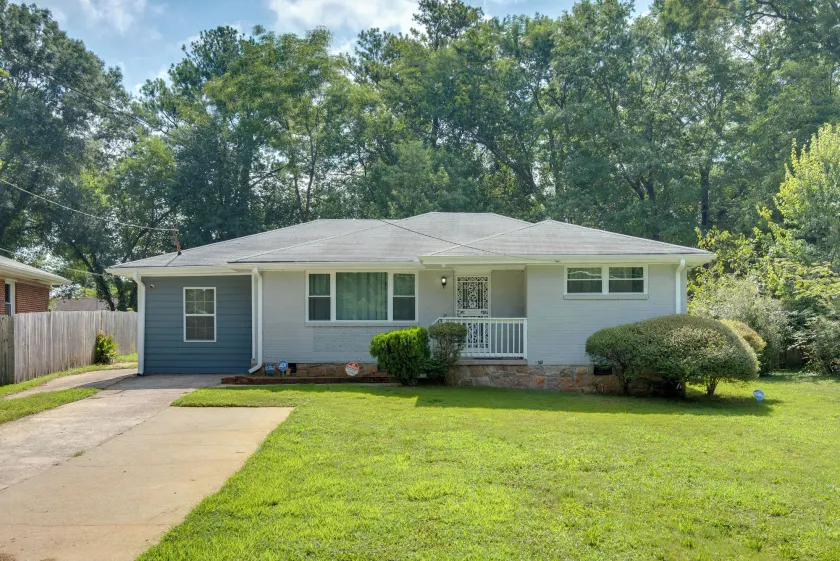 Inviting Home w/ Backyard: 8 Mi to Dtwn Atlanta! - Image 1