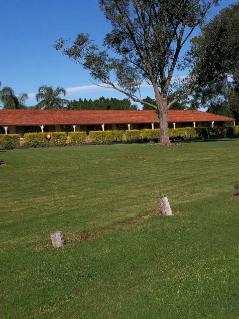Lakeside Lodge Motel - Image 1