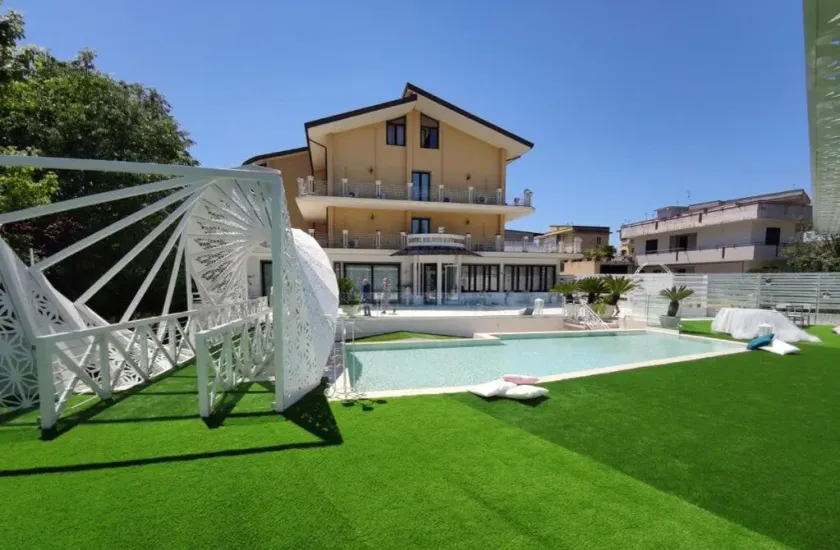 Belsito Hotel - Image 1