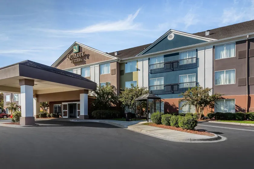 Quality Suites Pineville - Charlotte - Image 1