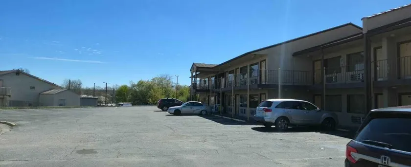 Travelers Inn Winston-Salem University - Image 1