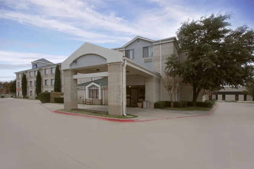 Americas Best Value Inn Addison Dallas - Image 1