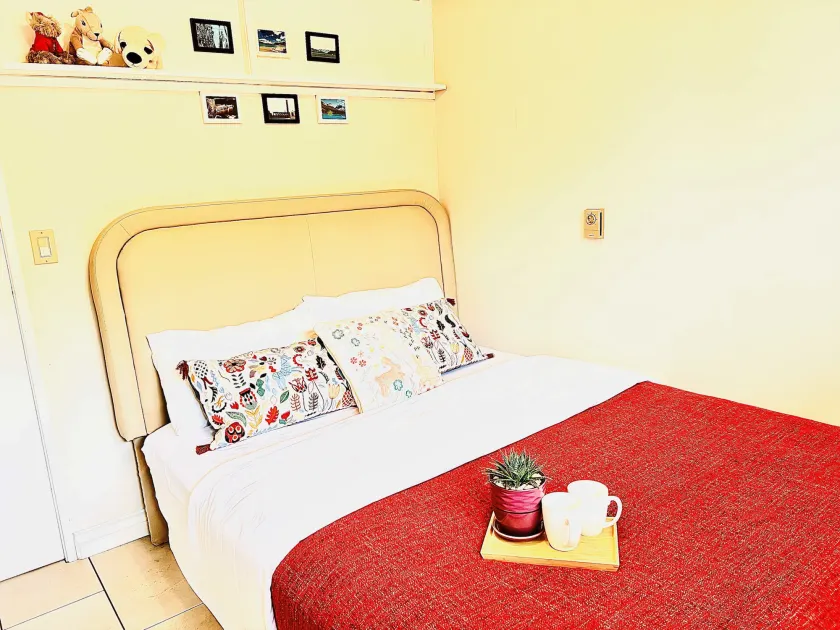ART House Burnaby Two Bedrooms Suite - Room