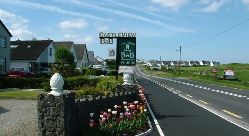Castleview Golf Course B&B - Image 1