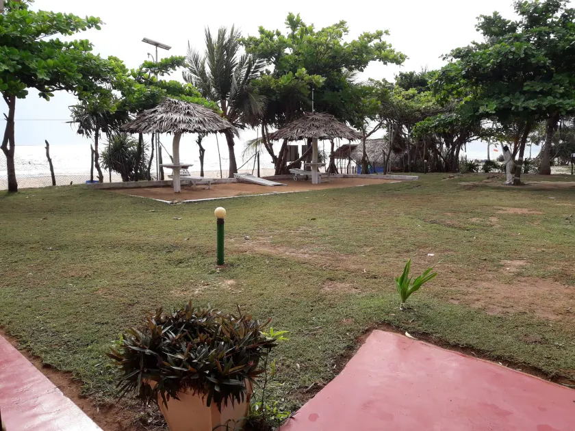 Sea View Beach Hotel - Image 1
