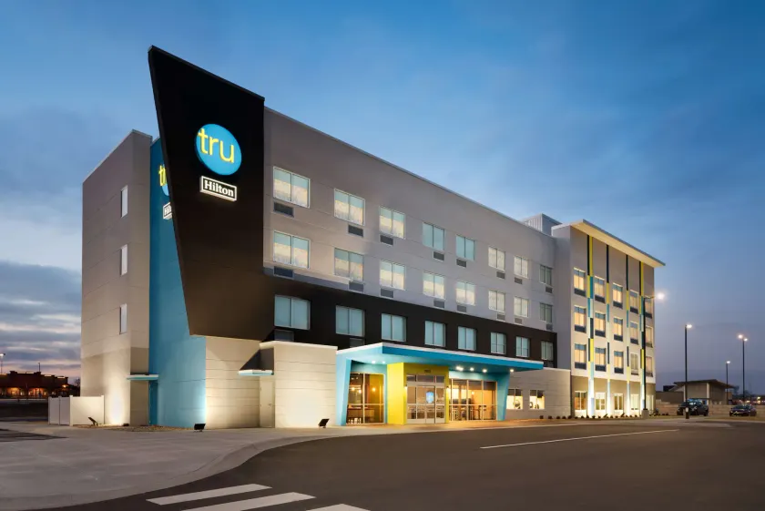 Tru by Hilton Cedar Rapids Westdale - Image 1