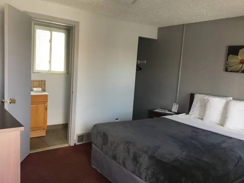 Swiss Cottage Inn - Image 1