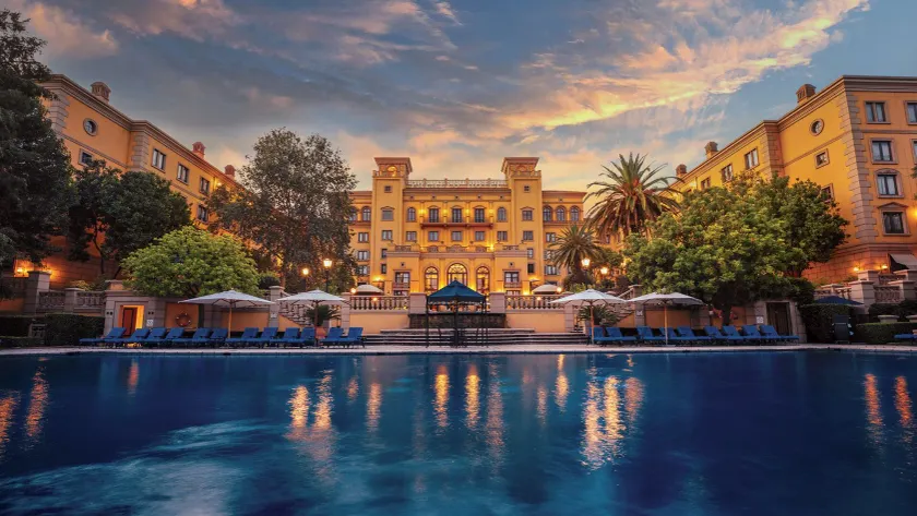 Palazzo Hotel - Image 1