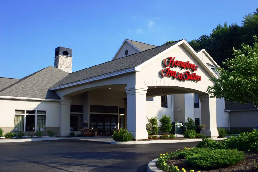 Hampton Inn & Suites Binghamton/Vestal - Image 1